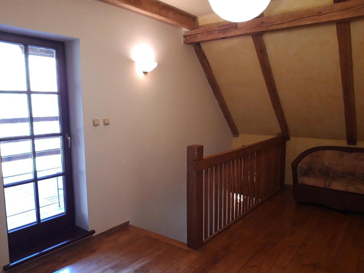 Vila Dom Kolo Rewala Paprotno Exteriér fotografie