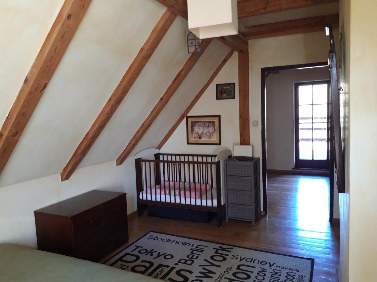 Vila Dom Kolo Rewala Paprotno Exteriér fotografie
