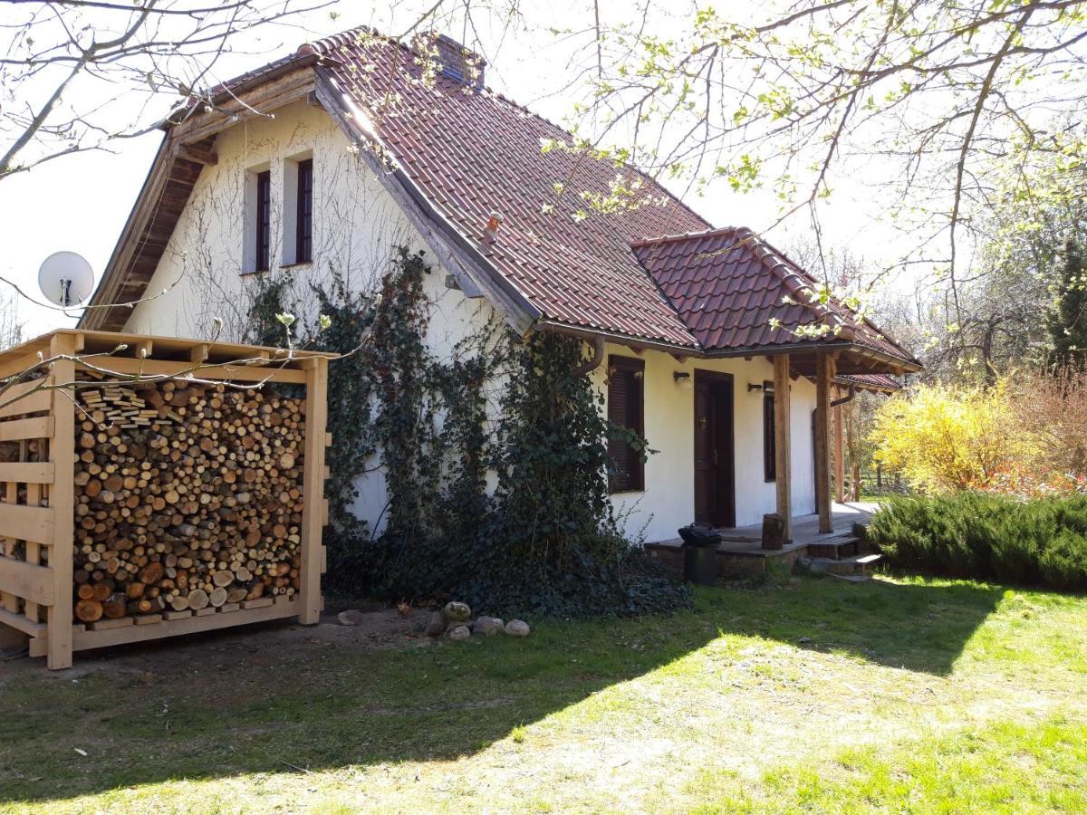 Vila Dom Kolo Rewala Paprotno Exteriér fotografie