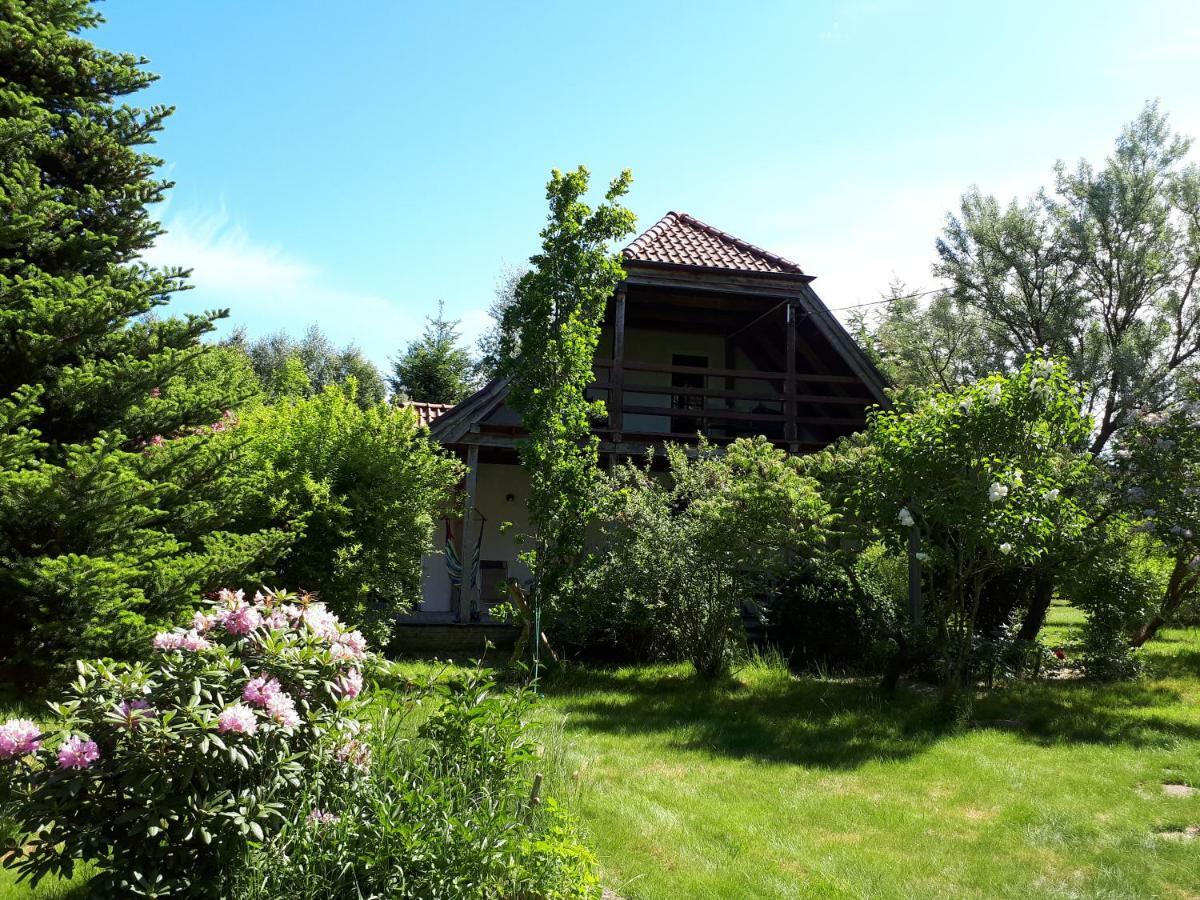 Vila Dom Kolo Rewala Paprotno Exteriér fotografie