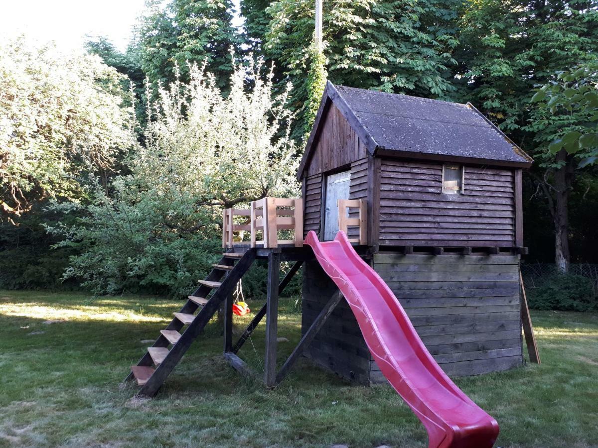 Vila Dom Kolo Rewala Paprotno Exteriér fotografie